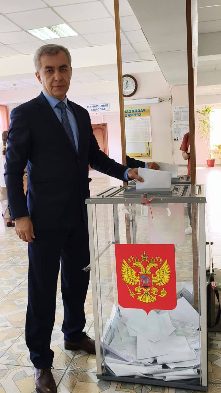 Сотрудники Гуманитарно-педагогического колледжа приняли участие в выборах, депутатов Государственной Думы РФ, Народного Собрания РД и органов местного...